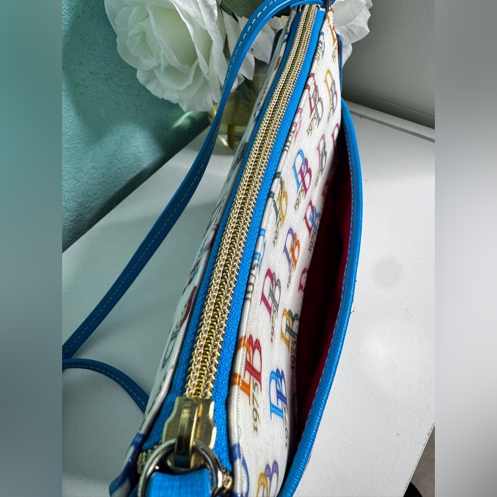 Dooney & Bourke White and Blue Crossbody Bag - Picture 3 of 12